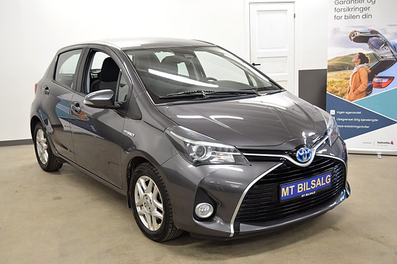 Toyota Yaris 2 of 19