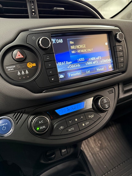 Toyota Yaris 14 of 19
