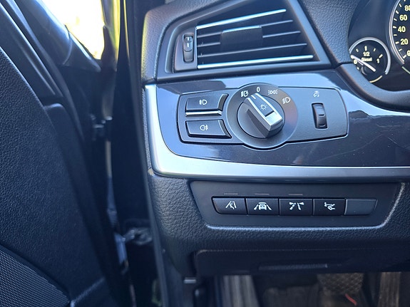 BMW 530d 2 of 5
