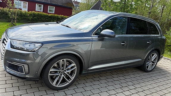 Audi Q7 4 of 12