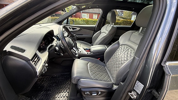 Audi Q7 6 of 12