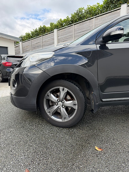 Toyota Urban Cruiser 3 of 15