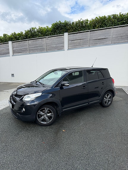 Toyota Urban Cruiser 2 of 15