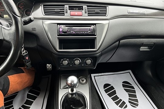 Mitsubishi Lancer 15 of 23
