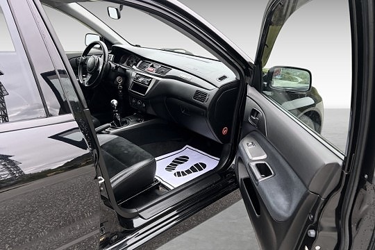 Mitsubishi Lancer 17 of 23