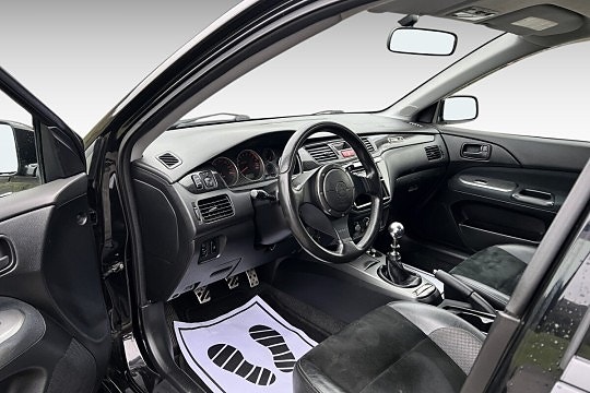 Mitsubishi Lancer 12 of 23