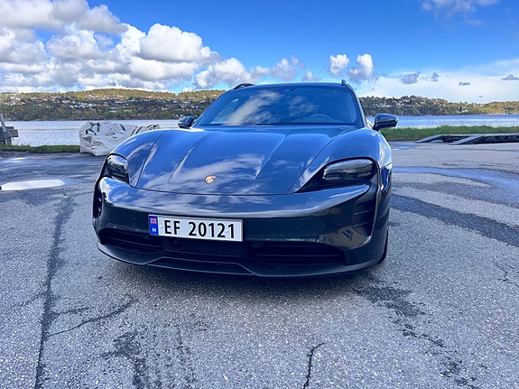 Porsche Taycan 5 of 5