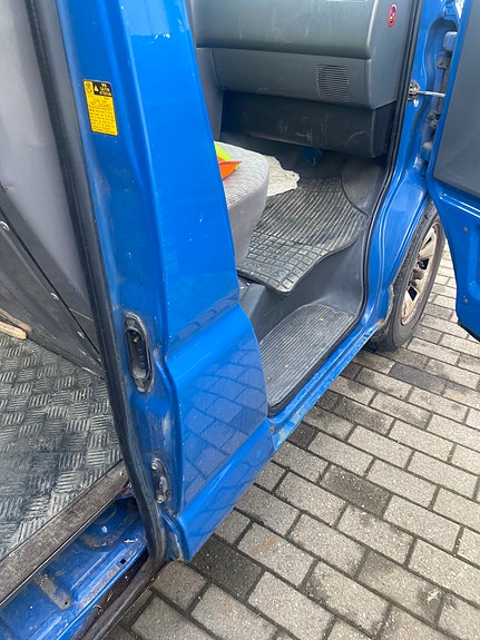 Toyota HiAce 17 of 30