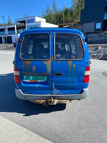 Toyota HiAce 24 of 30