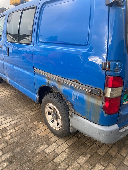 Toyota HiAce 11 of 30