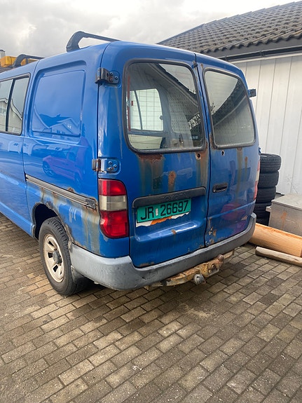 Toyota HiAce 12 of 30