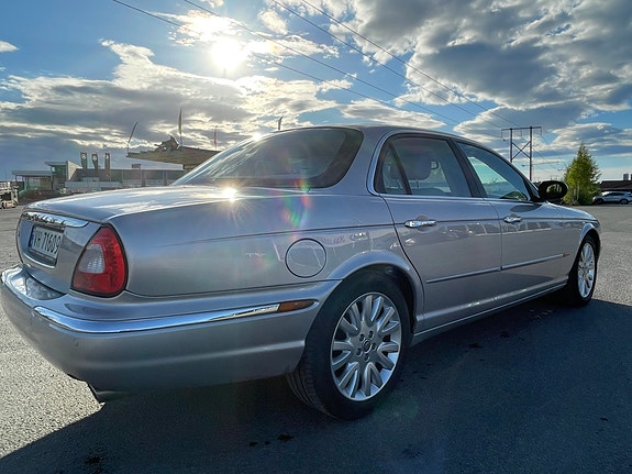 Jaguar XJ 5 of 13