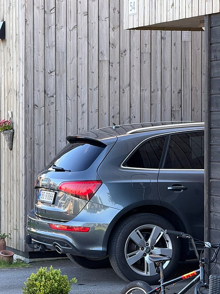 Audi Q5 2 of 22