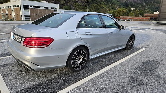 Mercedes-Benz E200 5 of 19