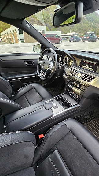 Mercedes-Benz E200 12 of 19