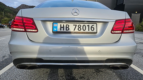 Mercedes-Benz E200 7 of 19
