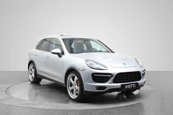 Porsche Cayenne 3 of 5