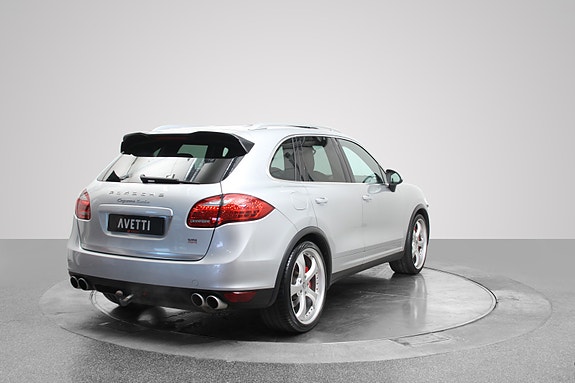 Porsche Cayenne 5 of 5