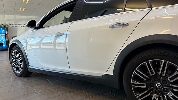 Opel Insignia Country Tourer 8 of 30