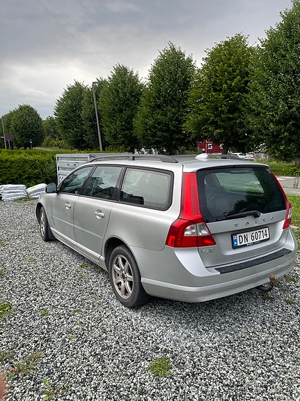Volvo V70 7 of 29