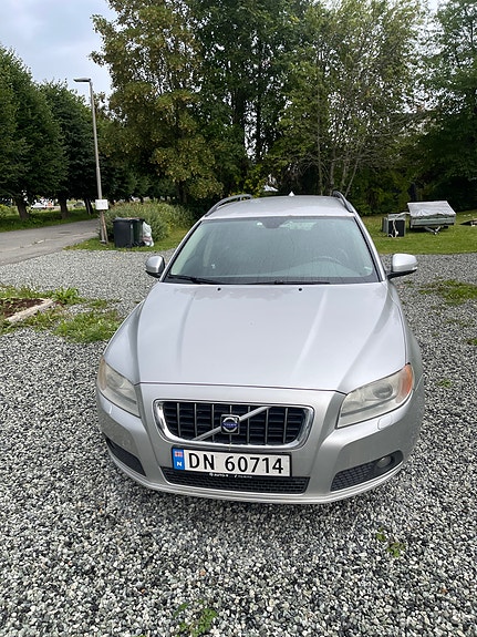 Volvo V70 11 of 29