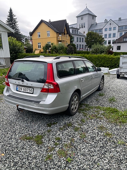 Volvo V70 6 of 29