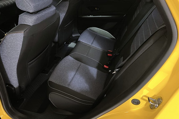 Bakseter med komfortable tekstiler og gode ISOFIX barnesikringer.
