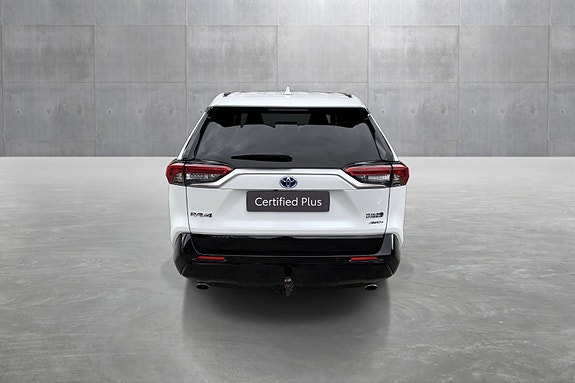 Toyota RAV4 Plug-in Hybrid 4 of 5