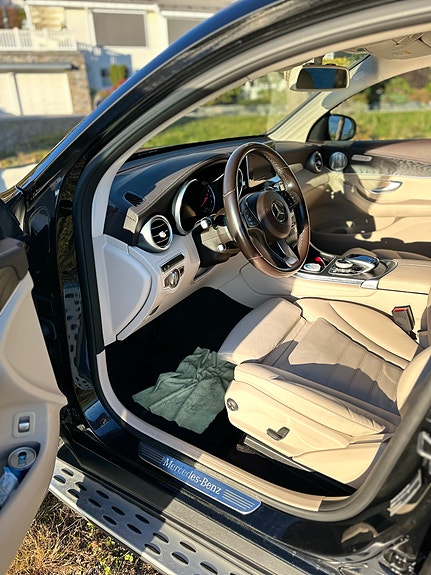 Mercedes-Benz GLC350 e 7 of 12