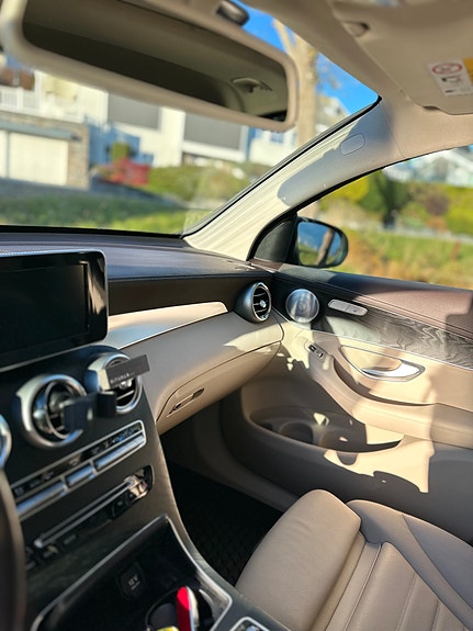 Mercedes-Benz GLC350 e 10 of 12
