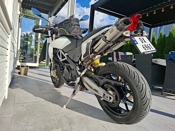 Aprilia Dorsoduro 1200 17 of 23