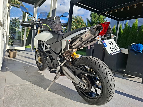 Aprilia Dorsoduro 1200 15 of 23