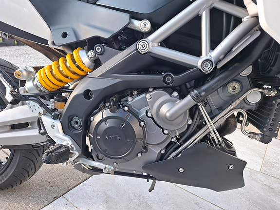 Aprilia Dorsoduro 1200 21 of 23