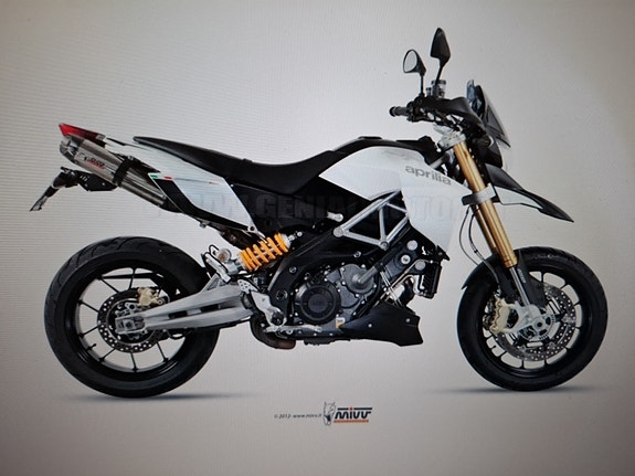 Aprilia Dorsoduro 1200 2 of 23