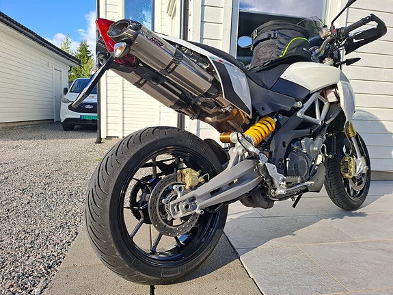 Aprilia Dorsoduro 1200 23 of 23