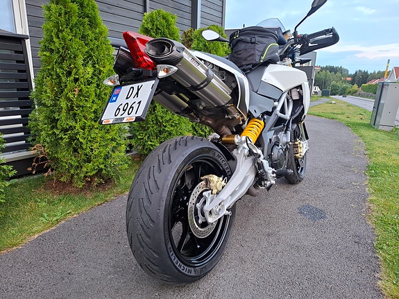 Aprilia Dorsoduro 1200 11 of 23
