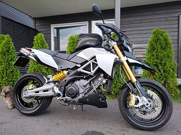 Aprilia Dorsoduro 1200 6 of 23