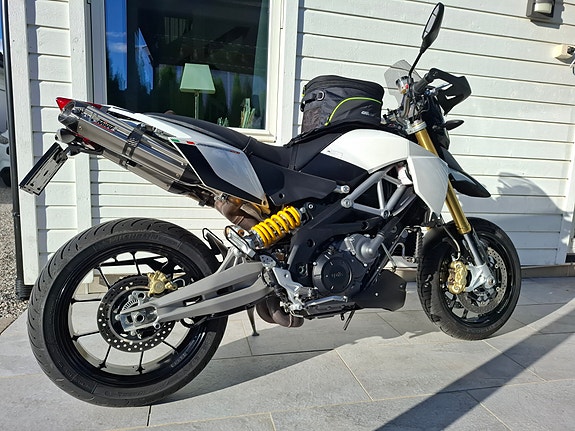Aprilia Dorsoduro 1200 18 of 23