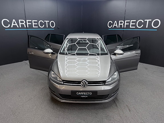 Volkswagen Golf 5 of 5