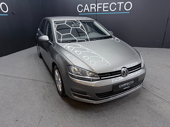 Volkswagen Golf 2 of 5