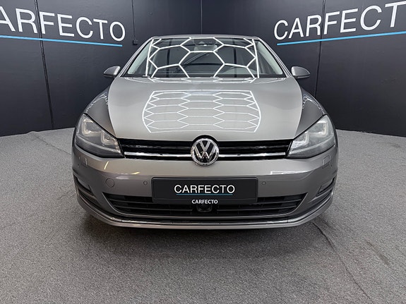 Volkswagen Golf 4 of 5