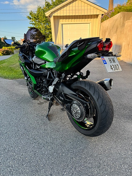 Kawasaki Ninja H2 SX 5 of 5