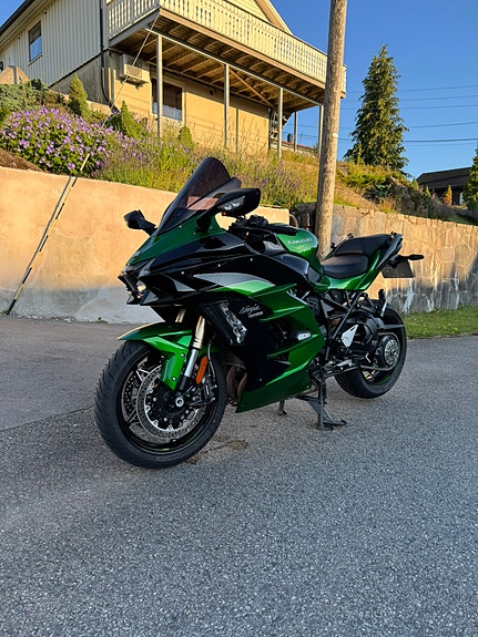 Kawasaki Ninja H2 SX 3 of 5