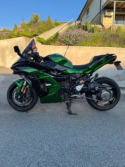 Kawasaki Ninja H2 SX 4 of 5