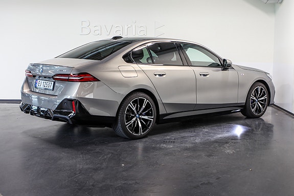 BMW i5 3 of 5