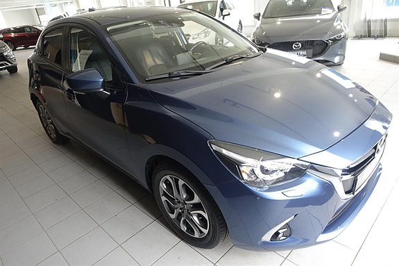 Mazda 2 4 of 5