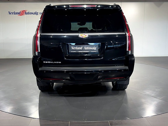 Cadillac Escalade 6 of 30