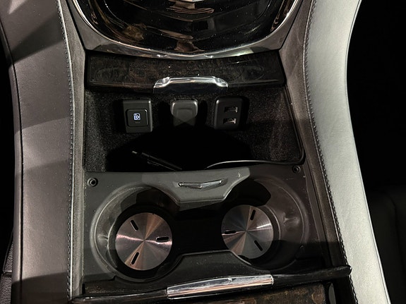 Cadillac Escalade 25 of 30