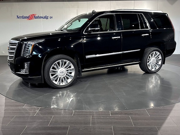 Cadillac Escalade 2 of 30