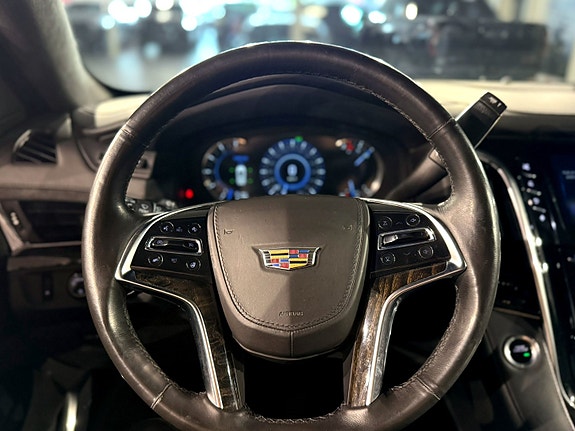 Cadillac Escalade 19 of 30